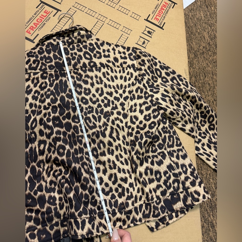 Andree by Unit Animal Print Moto Jacket
Bomber Cropped Zip Front Cheetah
Leopard - Picture 7 of 8